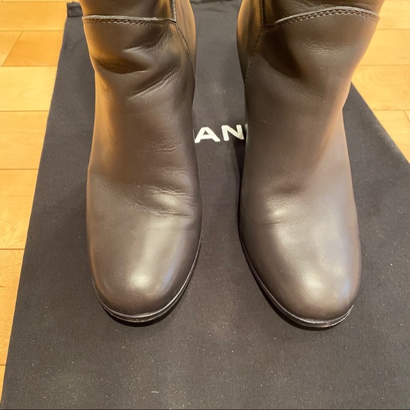 Chanel dark grey boots - Picture 10 of 13